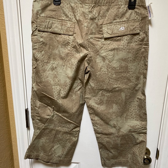 Nike Fortitude Khaki Capri Pants Size Medium NWT - Picture 5 of 6